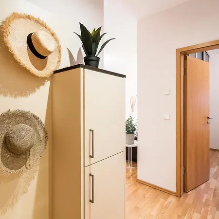 Strandleben 01 - Georg Grosz *