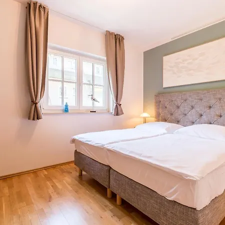 Strandleben 01 - Georg Grosz Apartment Ahrenshoop