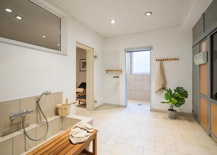 Strandleben 01 - Georg Grosz